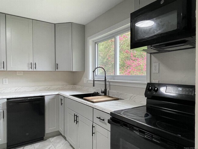 Building Photo - 107 Chestnut Dr