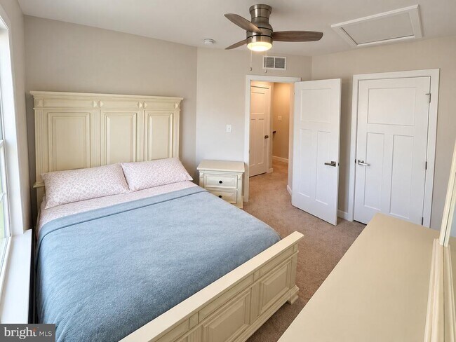 Building Photo - 26 Sparrow Cir