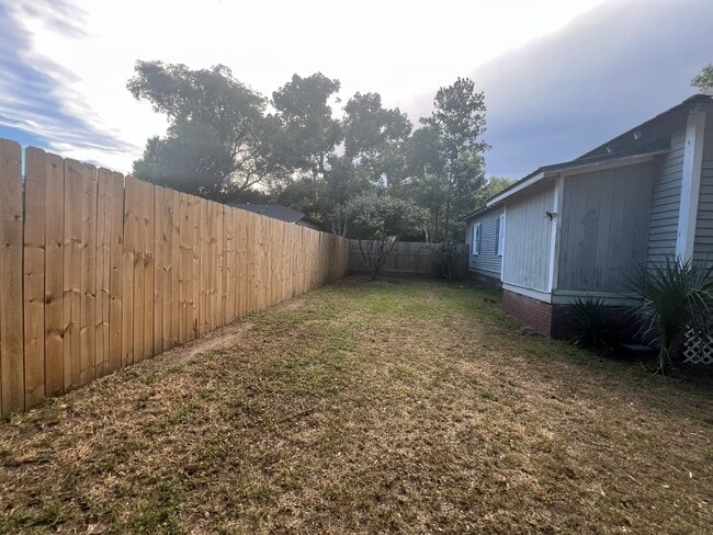 Building Photo - 2120 Reynolds St