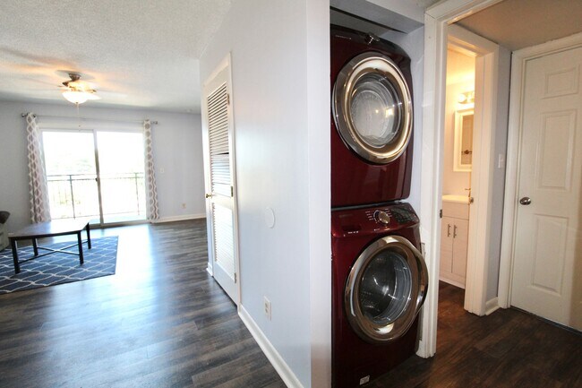 Building Photo - 1340 Hunters Rd