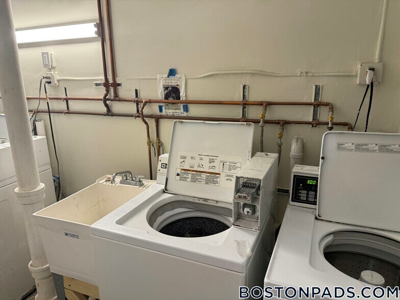 Building Photo - 17-19 Washington St.