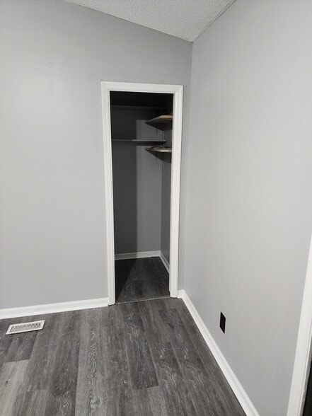Pantry closet - 3625 E Parkway