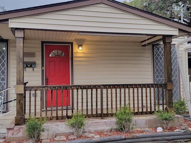 Building Photo - 1247 Common Park Dr