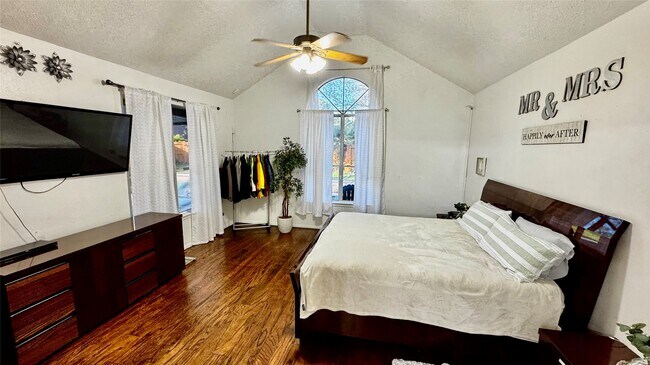 Building Photo - 14506 Wadlington Dr