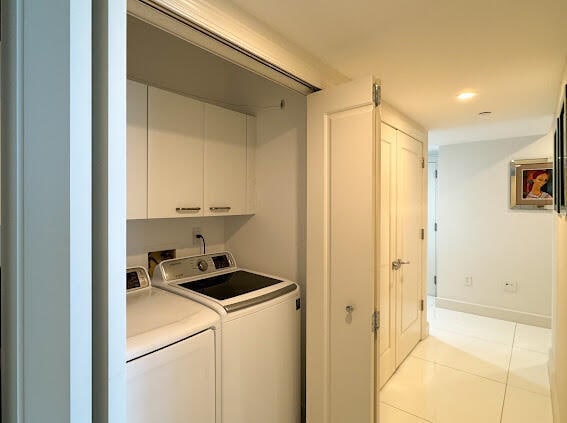 Building Photo - 17001 Collins Ave