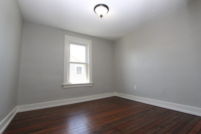 Building Photo - 225 Garfield Ave SW