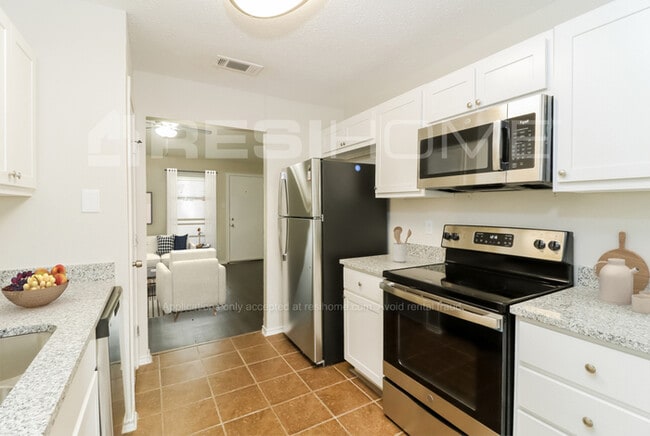 Building Photo - 108 Apache Trail