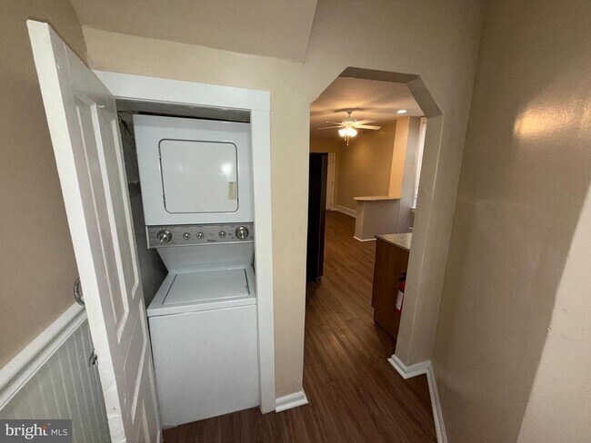 Building Photo - 5437 Christian St