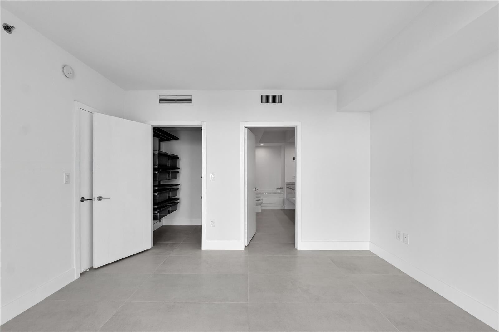 Building Photo - 500 Brickell Ave