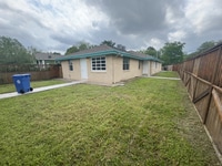 Building Photo - 2238 Reynes St