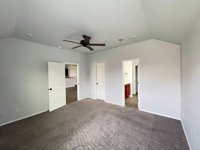 Building Photo - 808 Hickok Dr
