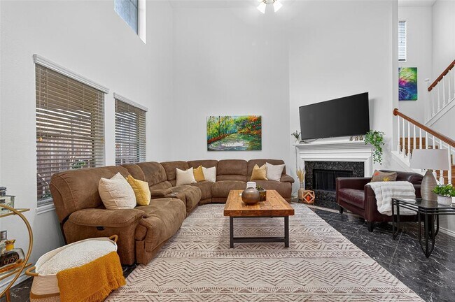 Building Photo - 13023 Porter Meadow Ln