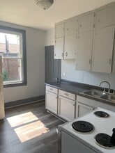 Building Photo - 407 Oak Ave SE