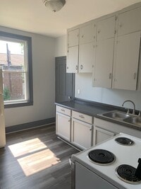 Building Photo - 407 Oak Ave SE