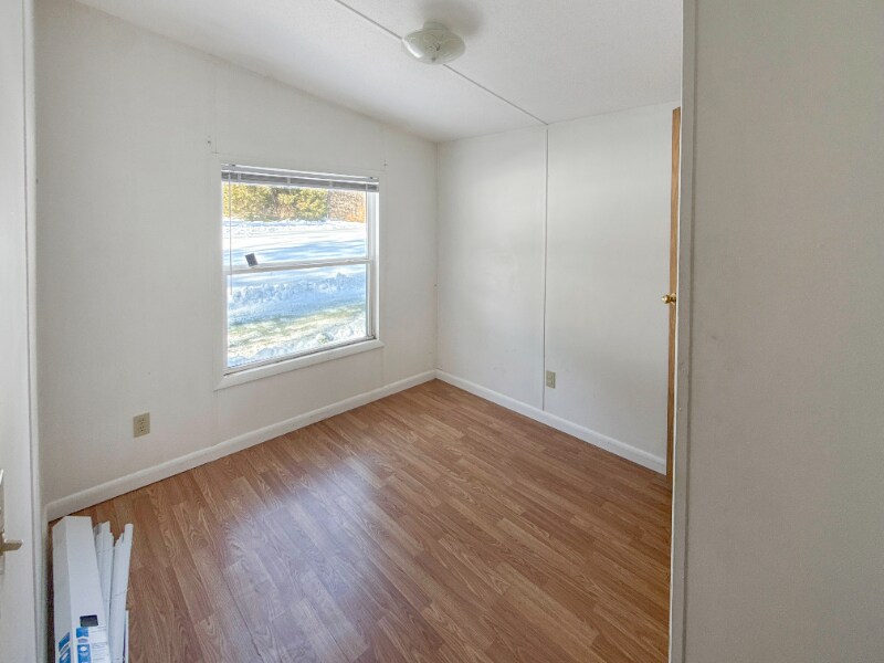 Building Photo - 200 P Paw Ln