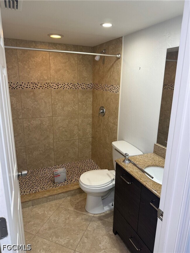 Building Photo - 5031 SW 16th Pl