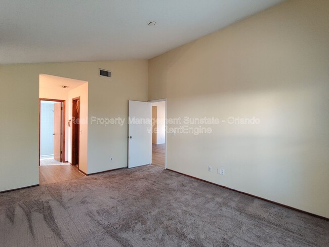 Building Photo - 10025 Creekwater Blvd