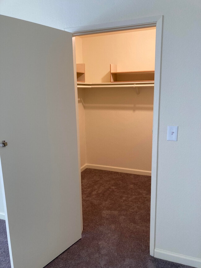 Building Photo - 12264 Chandler Blvd