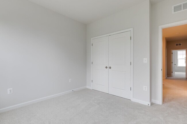 Building Photo - 3 Bedroom Luxury Condo in Glen Allen!!! ***Available Beginning of March***