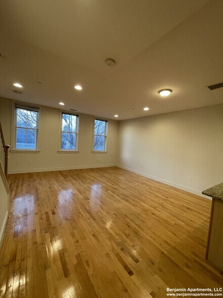 Primary Photo - 108 2nd St