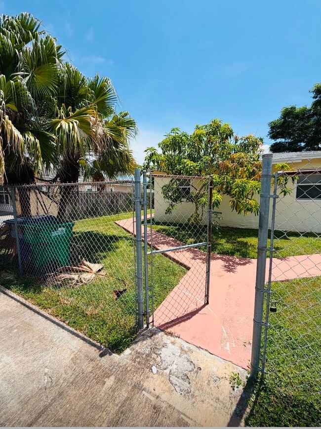 Building Photo - 10480 SW 181st Terrace