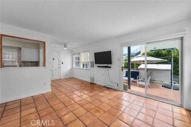 Building Photo - 606 Loma Dr