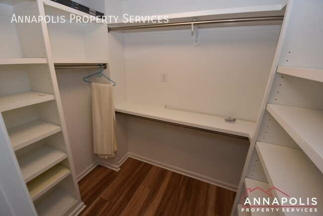 Building Photo - 254 Severn Rd