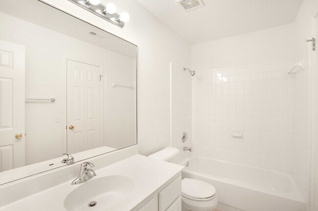 Building Photo - 2514 Crenshaw Dr