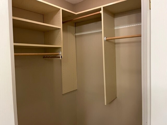 Closet - 6672 Pondside Cir