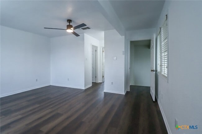 Building Photo - 1810 Mesa Oaks Cir