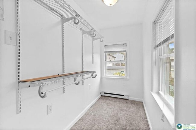 Building Photo - 921 Ridge St