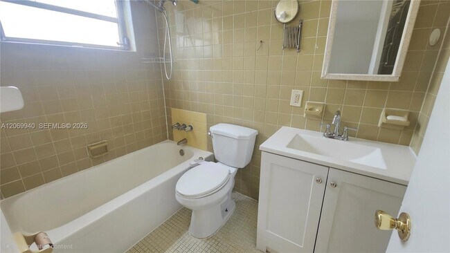 Building Photo - 1230 W 54th St