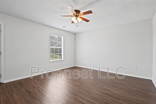 Building Photo - 807 Barrington Woods Cove