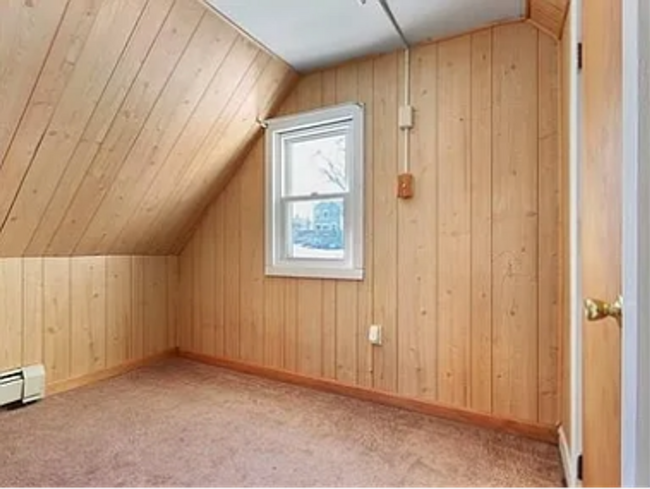 Building Photo - Cozy Milford Single Family – 3 Beds, Laundry, Parking!