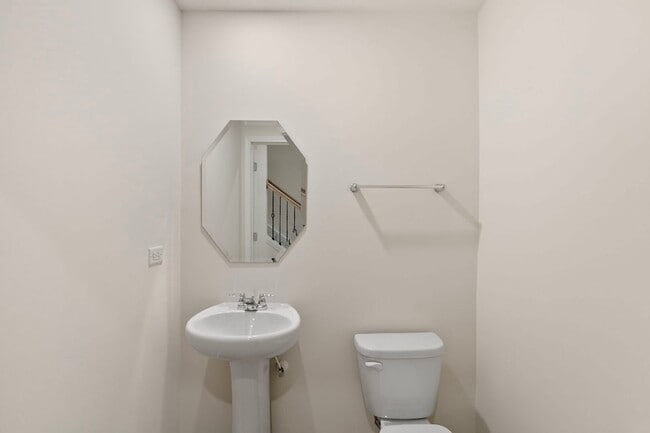 Building Photo - 660 Switchgrass Wy