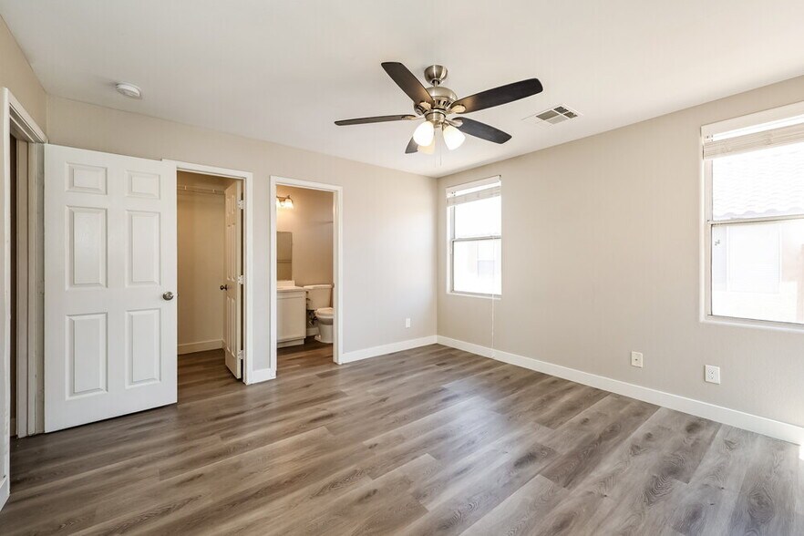 Building Photo - 5864 Cape Hatteras Ct