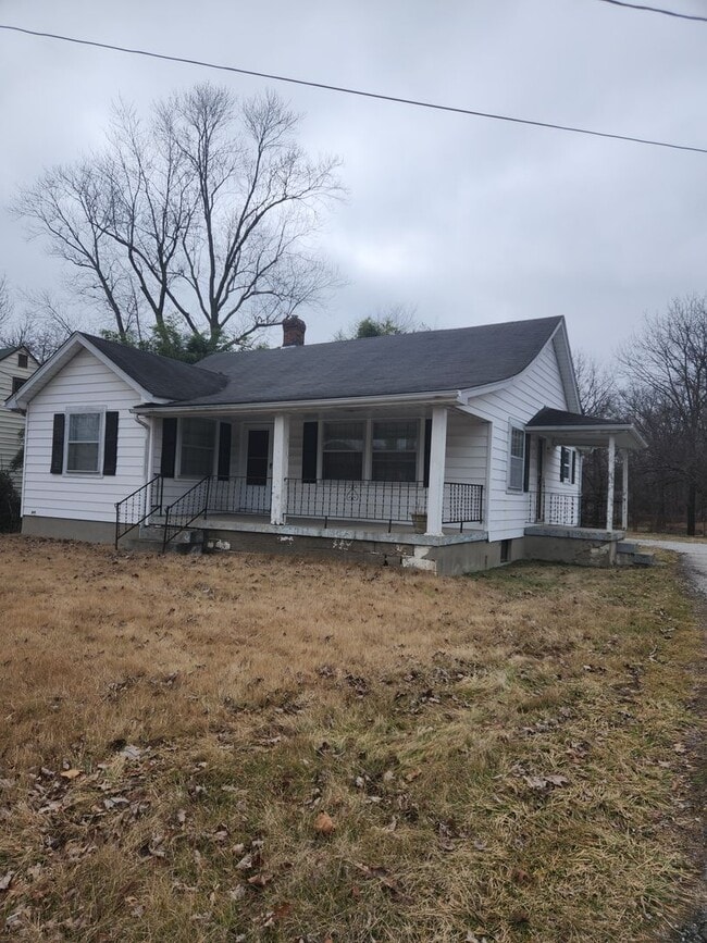 Building Photo - Adorable Bungalow