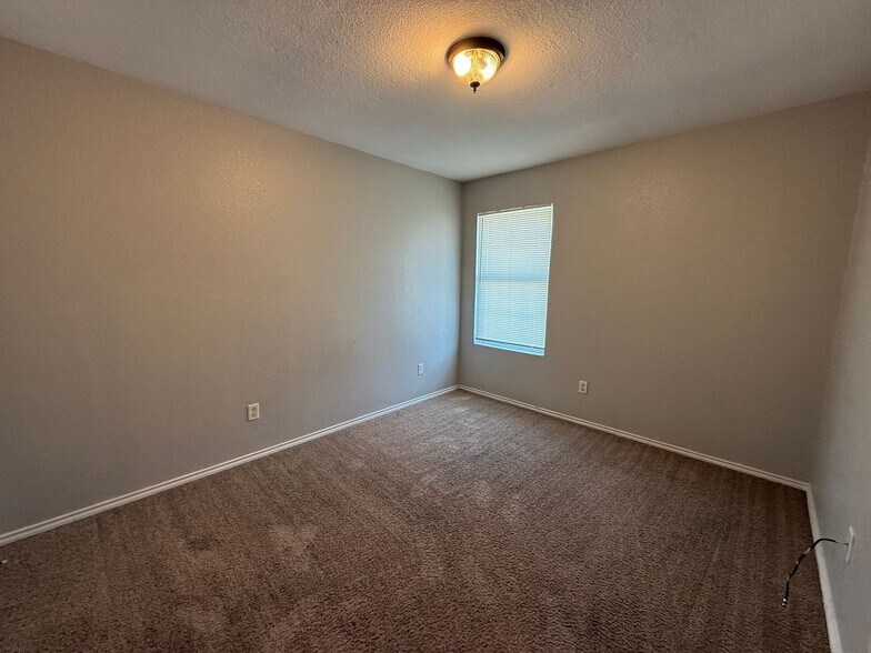 Building Photo - 4001 Doraine Ct