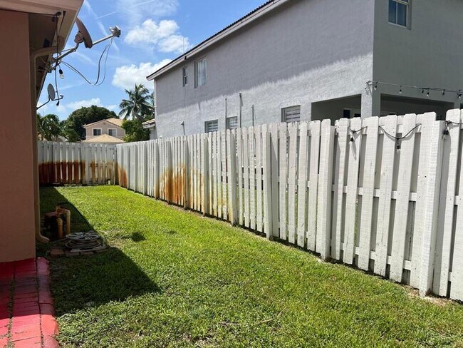 Building Photo - 2758 SW 129th Terrace