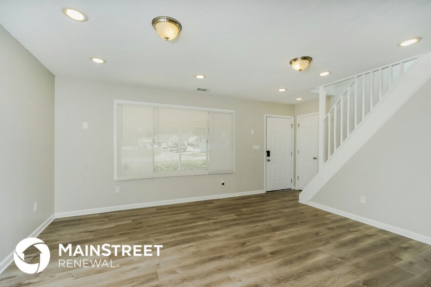 Building Photo - 9335 Donerail Way