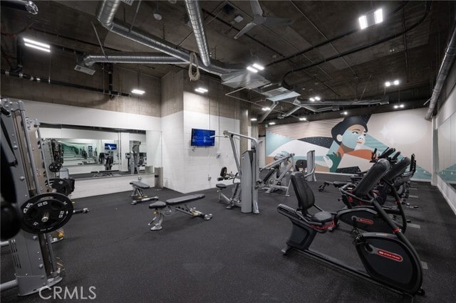 Building Photo - 709 E Walnut St