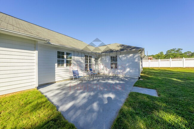 Building Photo - 393 Lee Rd 554