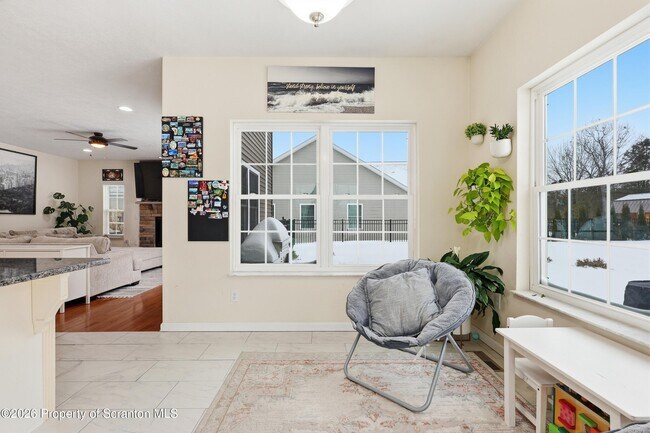 Building Photo - 124 Falcon Ln