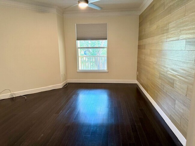 Building Photo - Stunning 2/2 Condo For Rent in Mirabella - Superb Location!