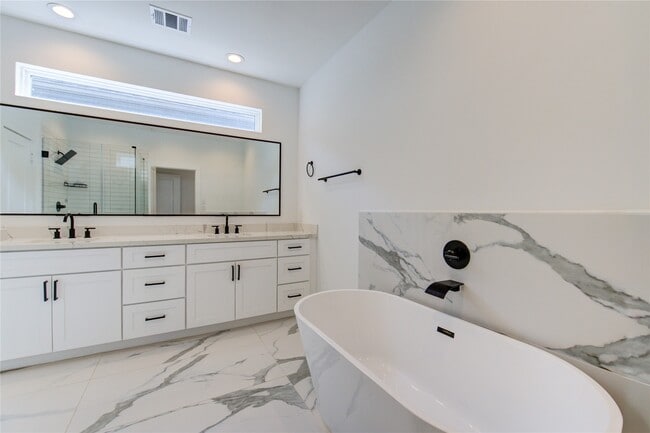 Building Photo - 10926 Fire Creek Dr