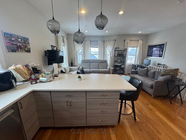 Building Photo - 9 Harding St