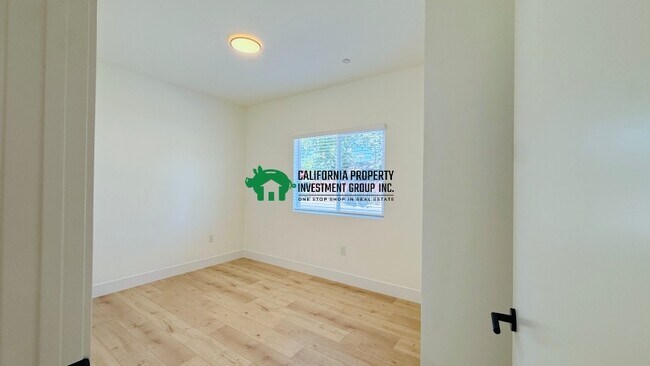 Building Photo - 4108 16th Ave