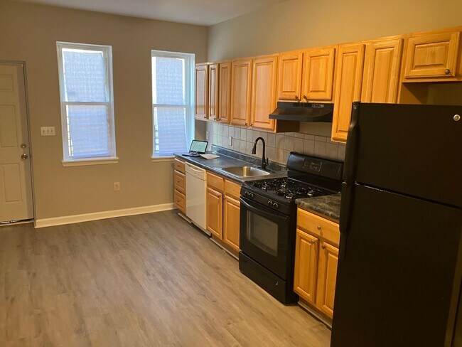 Building Photo - Coming Soon: Spacious 3 Bedroom Home Near Johns Hopkins