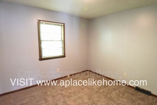 Building Photo - 8608 55th Terrace