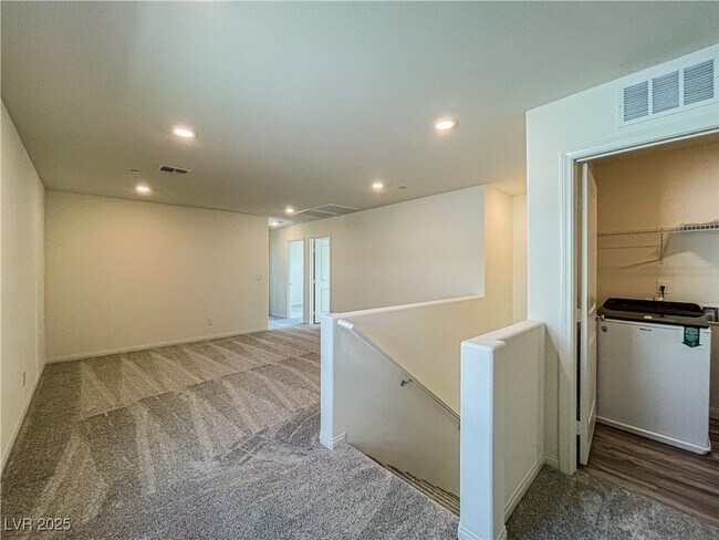 Building Photo - 3212 Segesta Ave